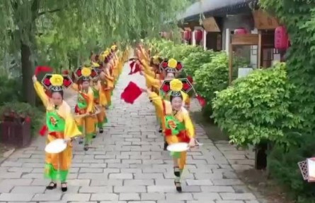 遼寧大連石河村：太平鼓舞喚“鄉(xiāng)愁” 傳承引來八方客