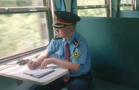 劉偉：大涼山里有列“慢火車”