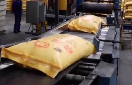 鐵路部門快裝快運(yùn)保春耕農(nóng)資運(yùn)輸