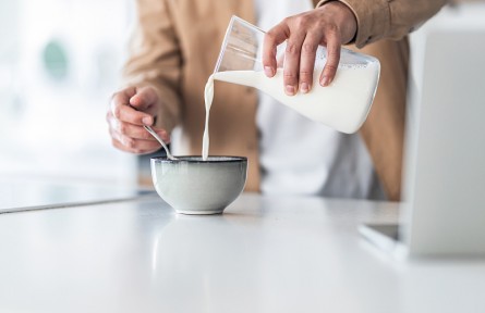 辟謠 | 小眾奶占領(lǐng)市場，它們真的比牛奶好嗎？