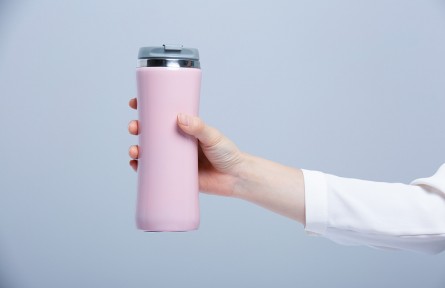 辟謠 | 保溫杯泡茶有毒還致癌？聽(tīng)聽(tīng)食品安全專(zhuān)家怎么說(shuō)