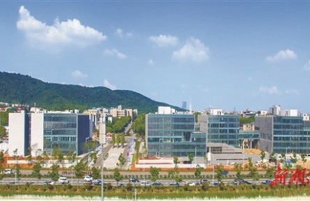 高?？萍汲晒?，如何從“書架”就近上“貨架”