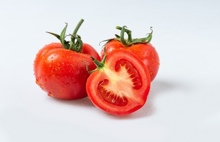 辟謠|吃西紅柿能美白皮膚？
