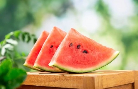 隔夜西瓜還能吃嗎？夏天如何健康吃瓜？
