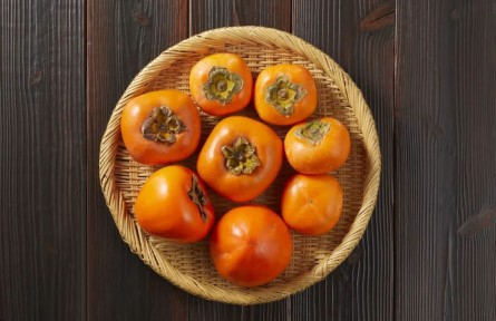 辟謠|柿子不能和魚、蝦、牛奶等同食？會(huì)得胃結(jié)石？