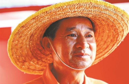 “掃地僧”婁建國：見證“城市會(huì)客廳”越來越清潔美麗