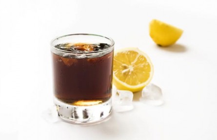 辟謠|“喝可樂化胃結(jié)石”靠譜嗎？