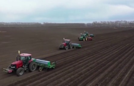 黑龍江：增糧先鋒隊 為了高產(chǎn)“出征”