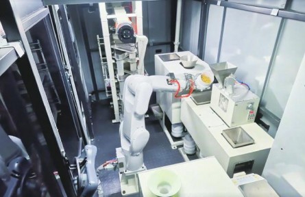 “機(jī)器人”上崗 新糧入倉多快好省