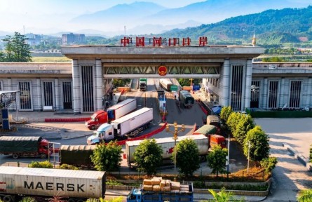 云南紅河河口口岸:農(nóng)產(chǎn)品“鮮”鏈東盟