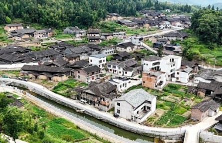 福建寧德蕉城金涵畬族鄉(xiāng)：“三領(lǐng)”實踐盤活“高山糧倉” 筑牢“幸?？可健?/></a>
        <a href=